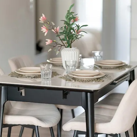 Апартаменты Przestronny Z 2 Sypialniami By Renters Познань