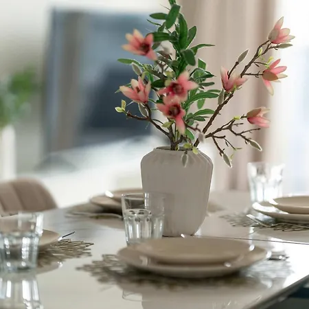 Апартаменты Przestronny Z 2 Sypialniami By Renters *